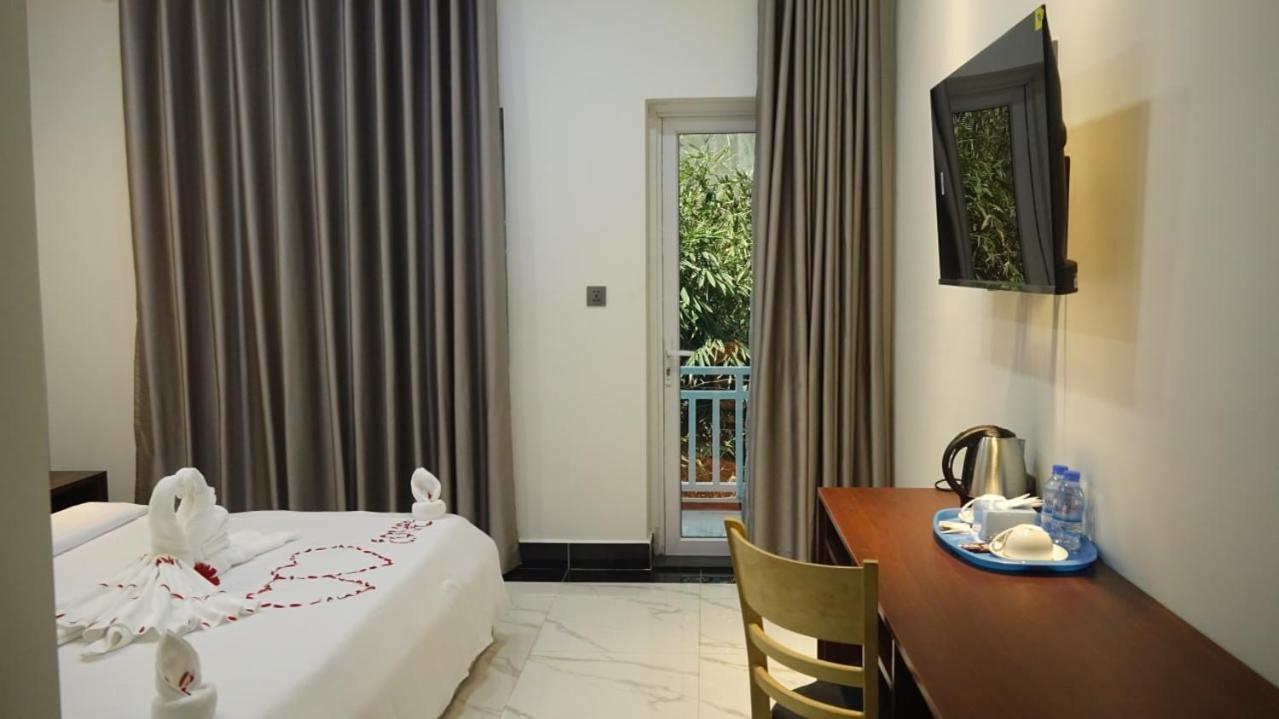 Sawadee Suorsdei Boutique Hotel Kampot Bagian luar foto